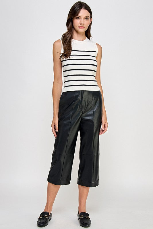 CROPPED PLEATHER PANTS