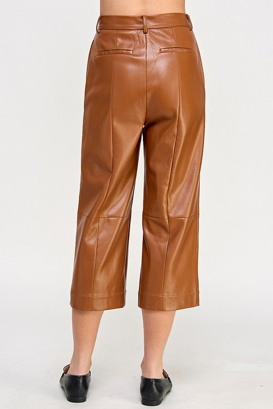 CROPPED PLEATHER PANTS