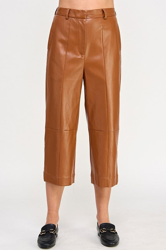CROPPED PLEATHER PANTS