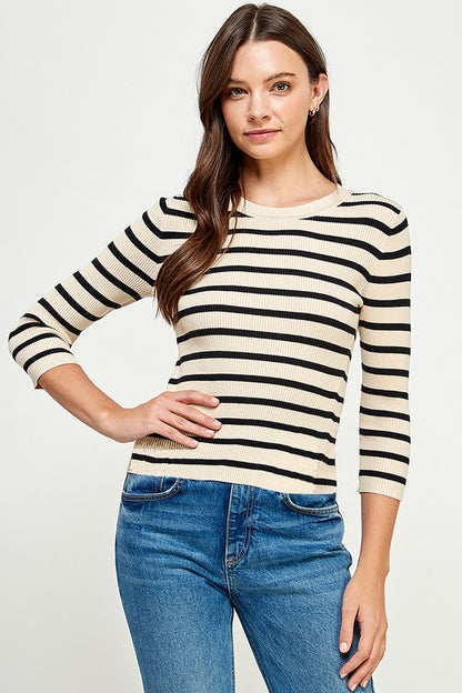 ROUND NECK SIDE SPLIT TOP