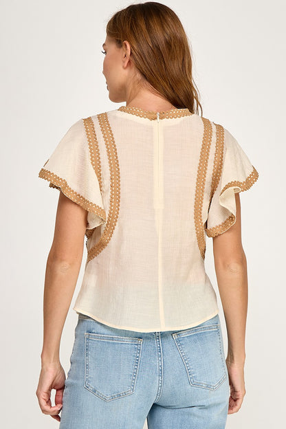 FLUTTER SLEEVE TOP
