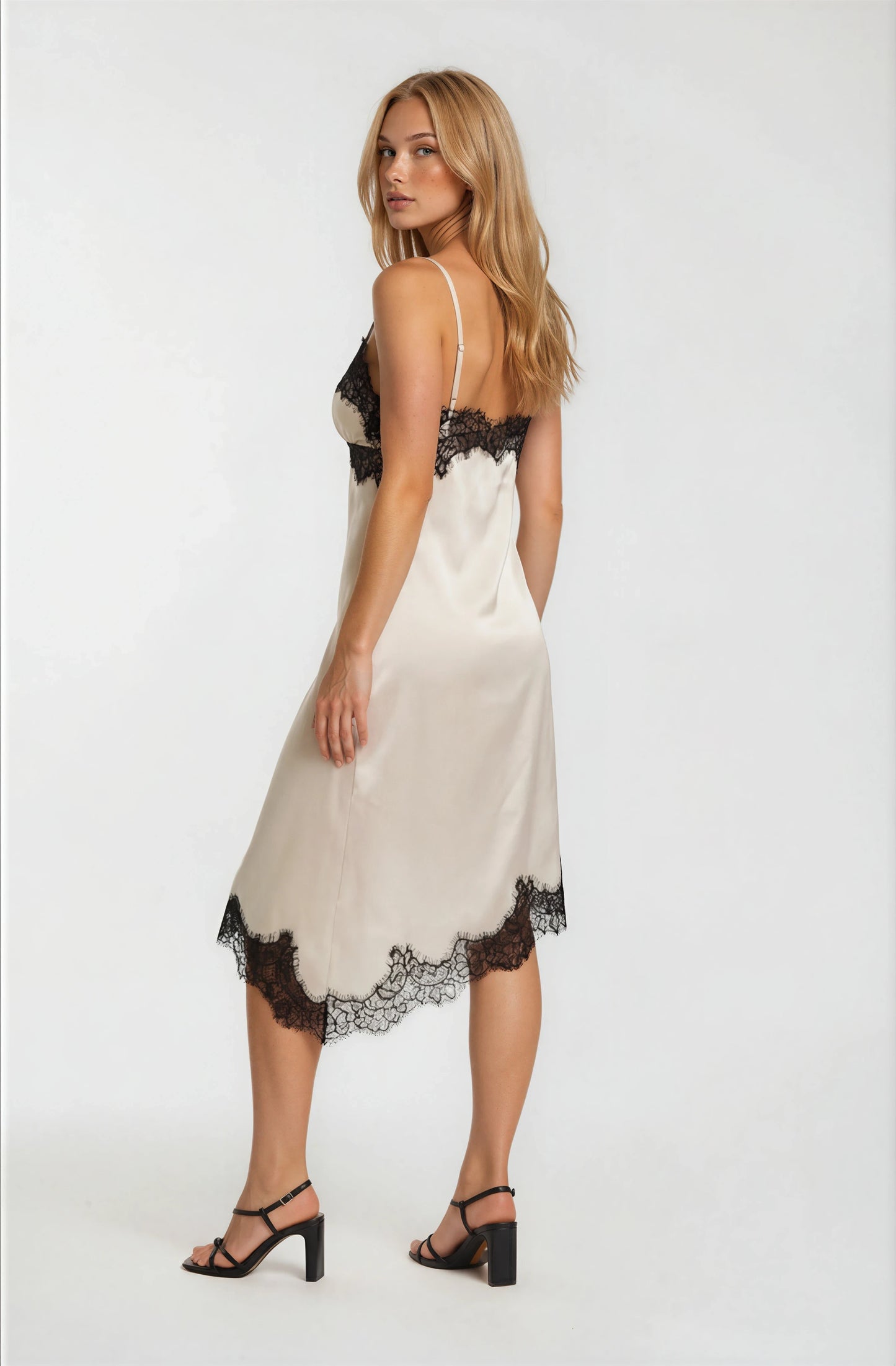 LACE TRIM DETAIL DRESS