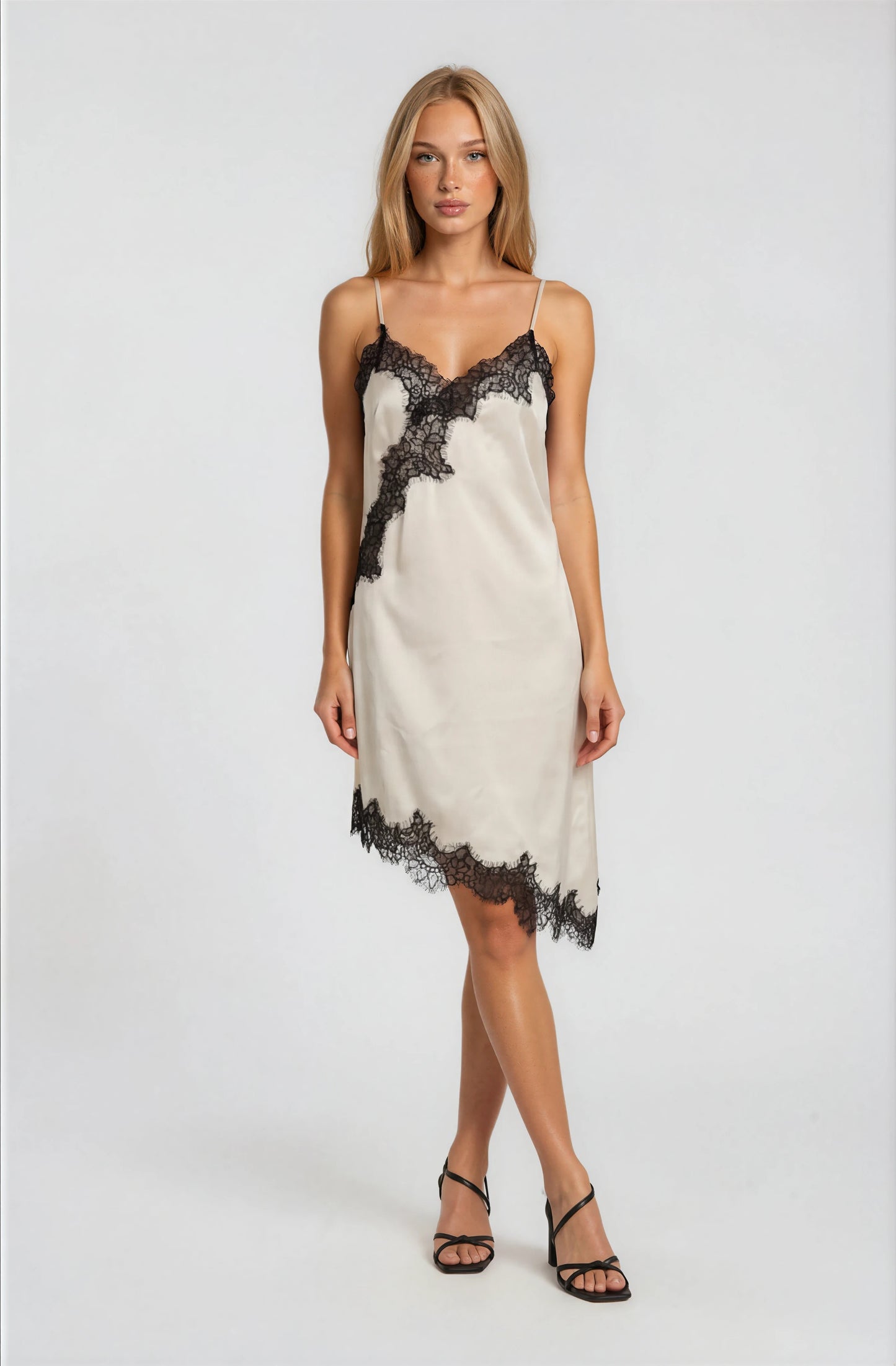 LACE TRIM DETAIL DRESS