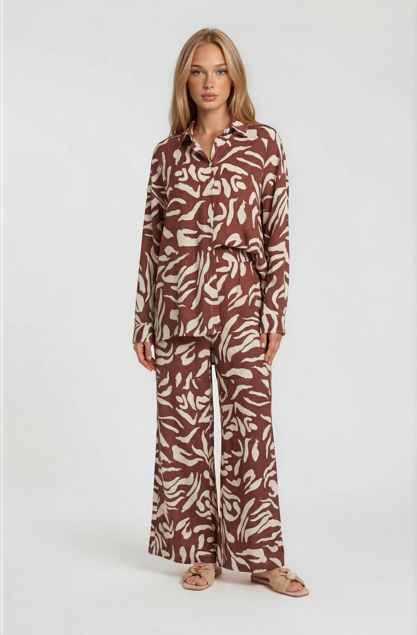 PRINTED WIDE-LEG TROUSERS