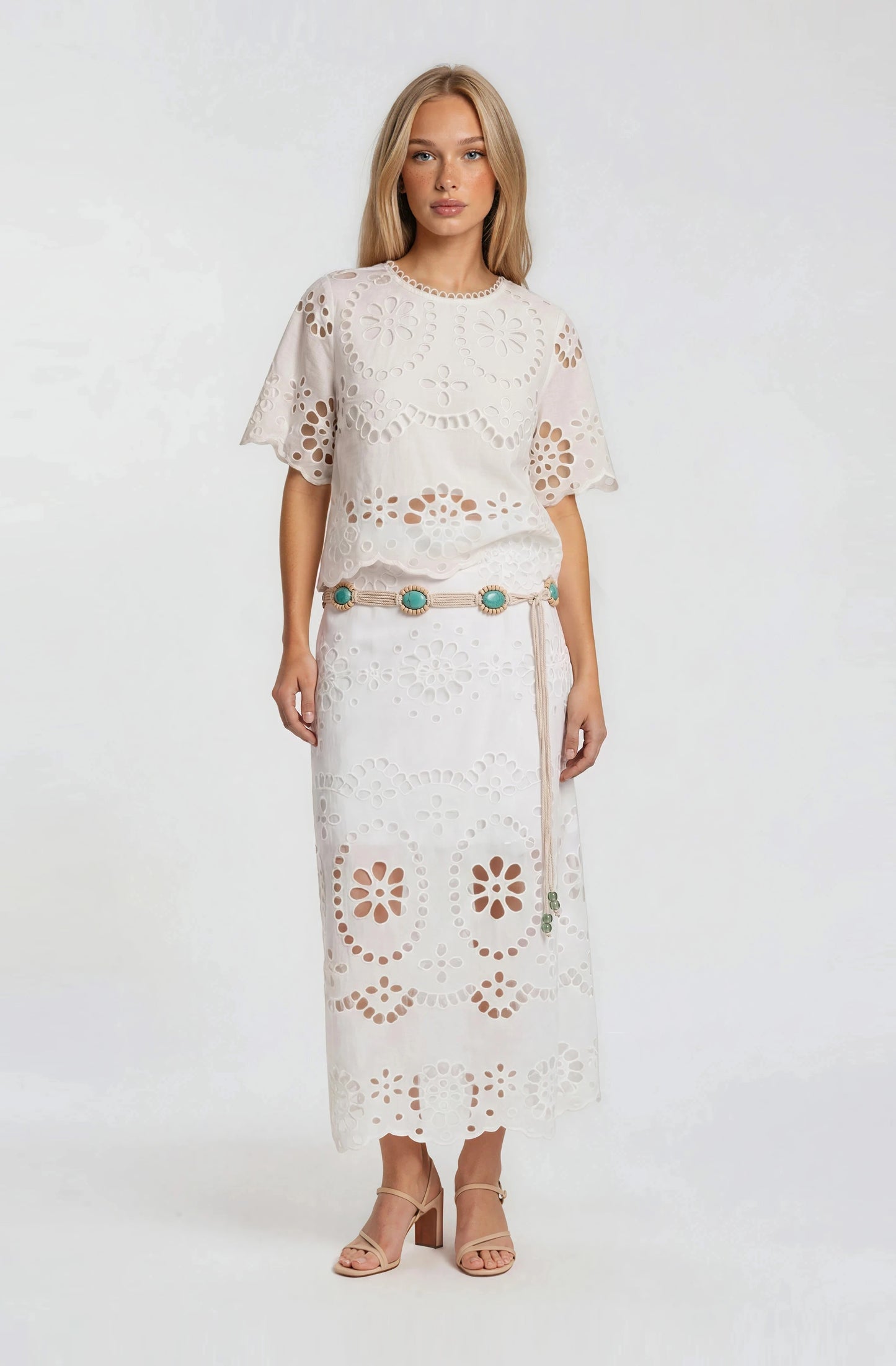 EMBROIDERED TOP