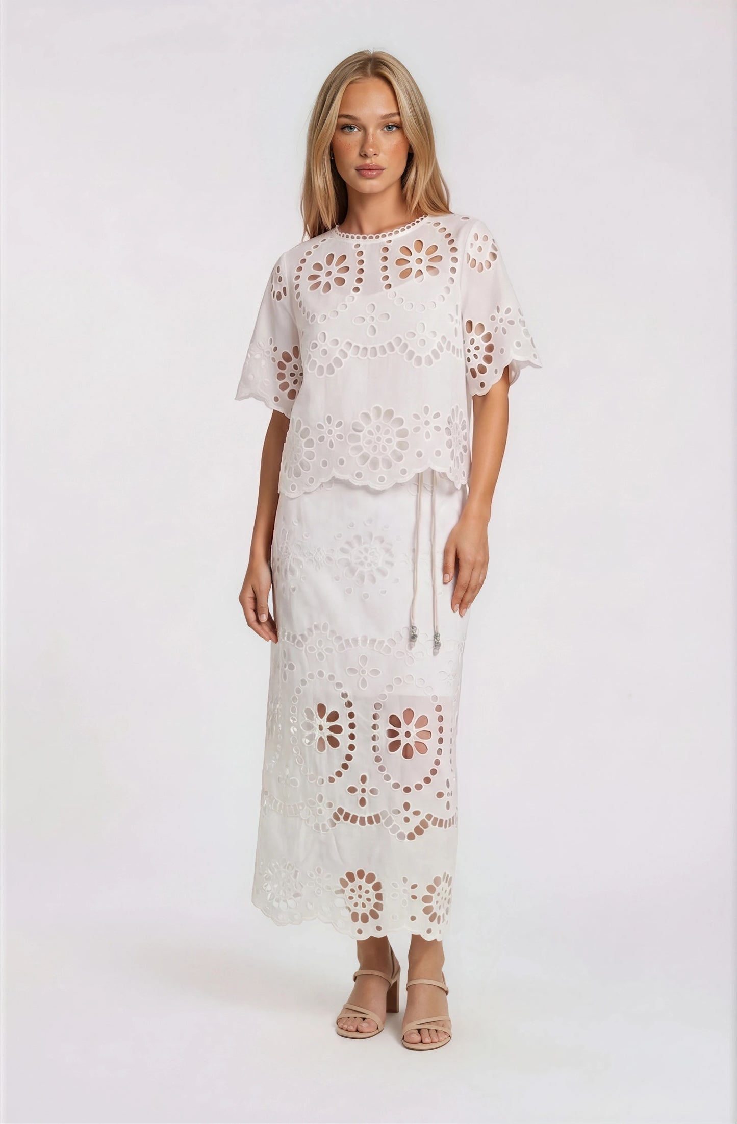 EMBROIDERED TOP