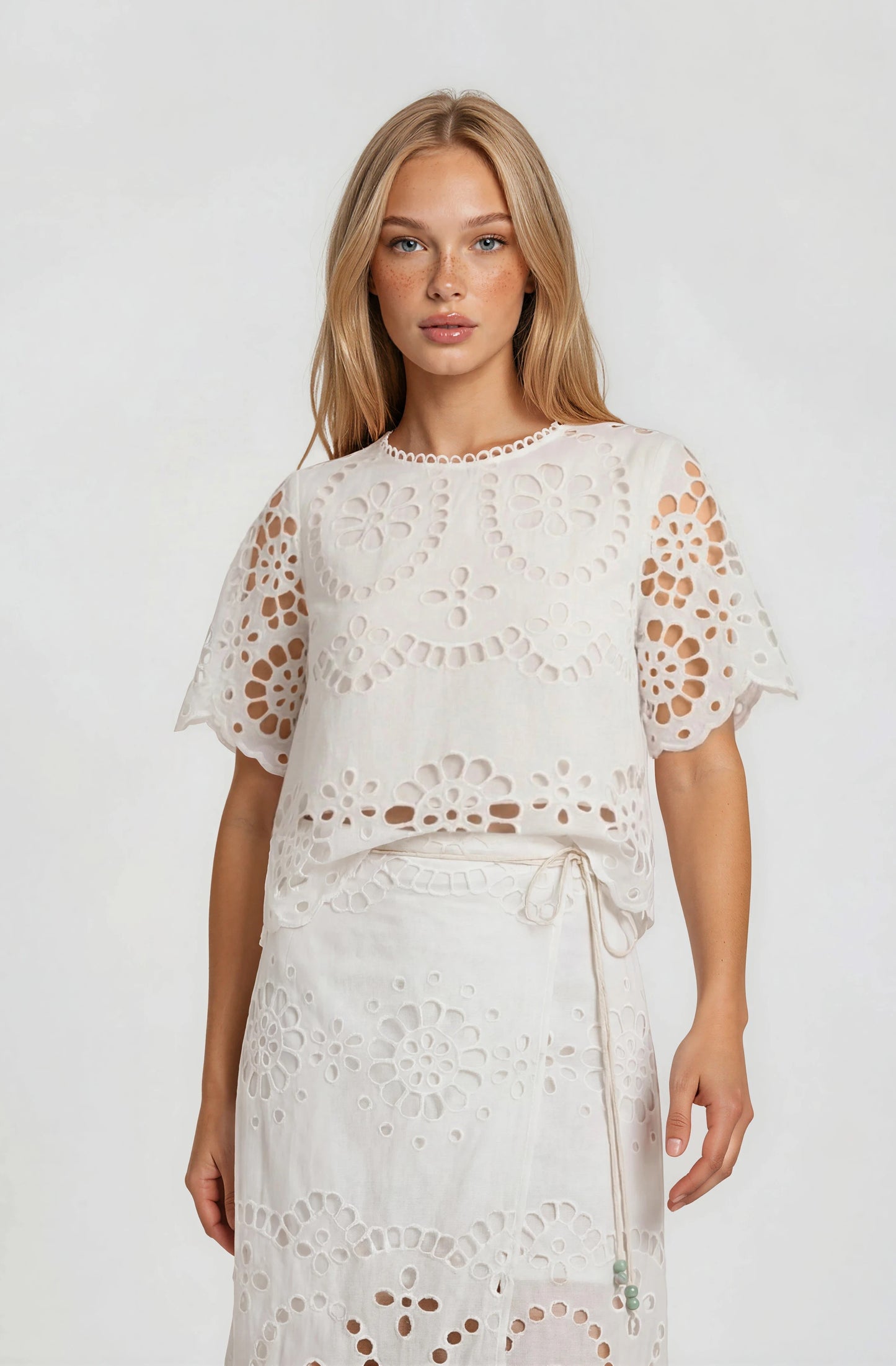 EMBROIDERED TOP
