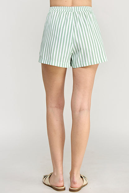 LOOSE FIT STRIPED SHORTS